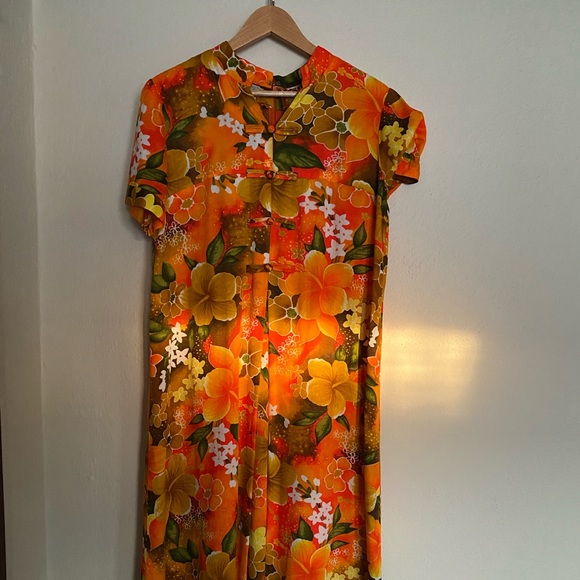 vintage muumuu